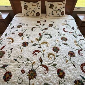Pier 1 Imports Cream Quilt Multicolor Floral Embroidery Two Shams 96 x 106